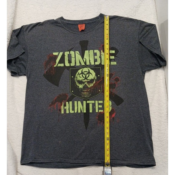 Zombie Hunter T-shirt Sz XL Dark Gray Skull Scary Short Sleeve Lime Green Letter - Picture 11 of 12